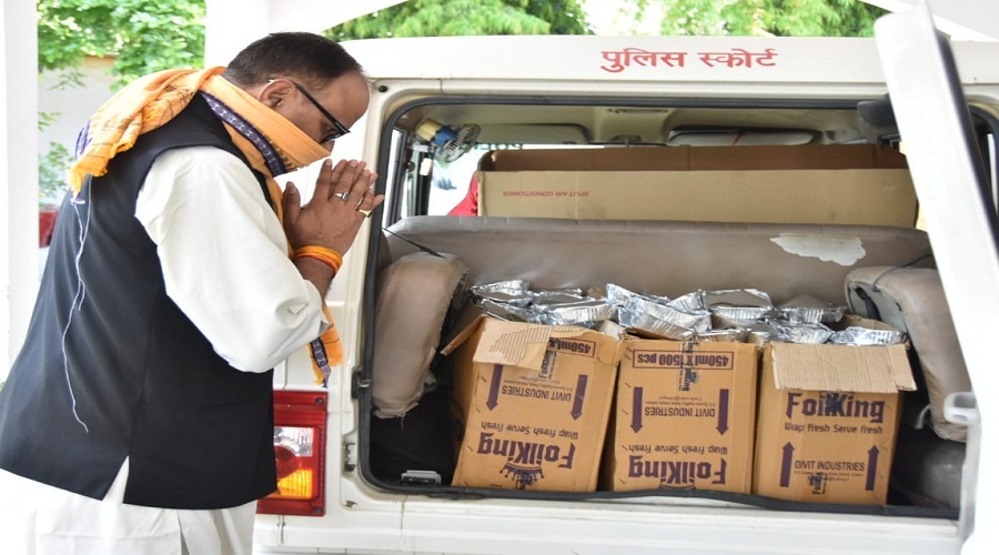 UP Law Minister Brajesh Pathak is distributing food grains and essential commodities to poor in lockdown