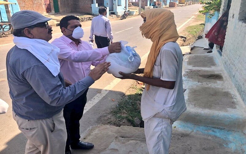 DIG dipak kumar inspects Mahoba Community Kitchen