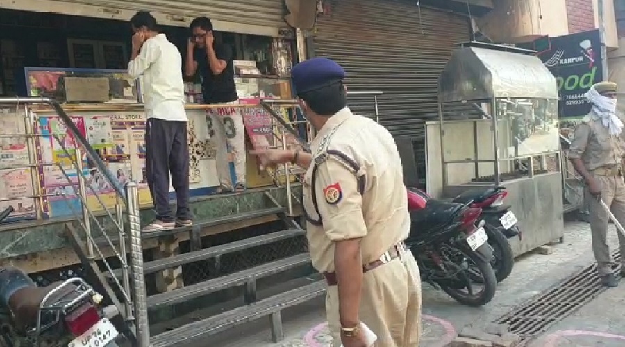 Kanpur police taught a lesson to those not wearing masks