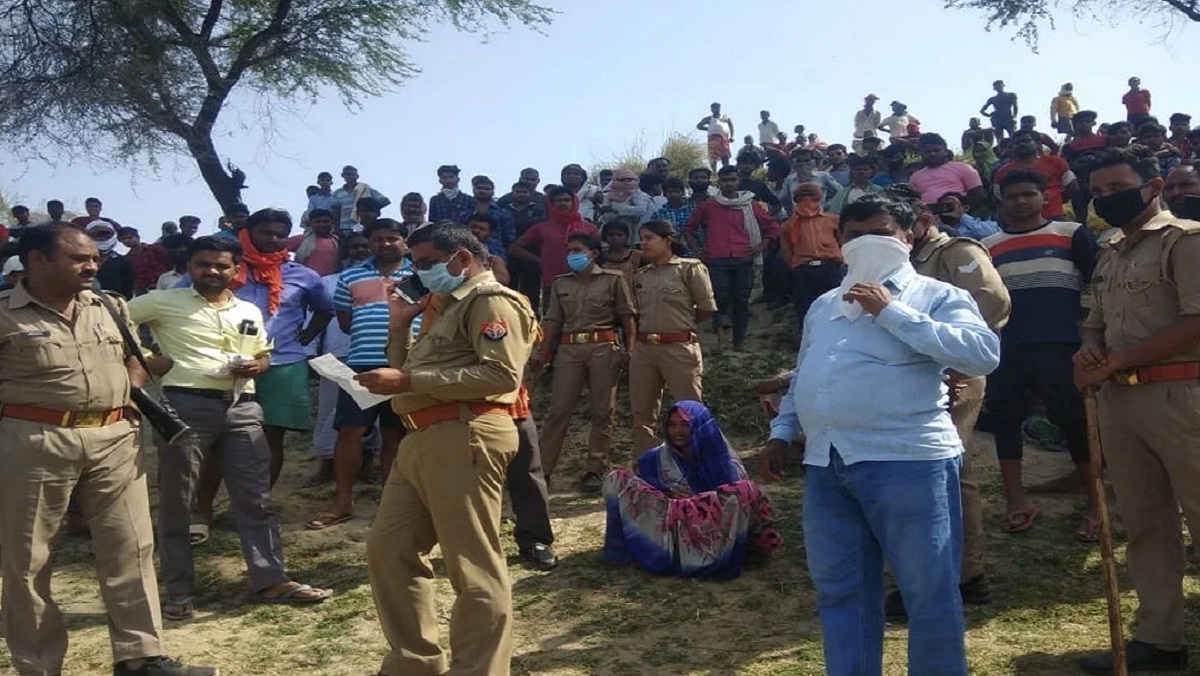 Woman jumped in Ganges in UP with five children All children drown