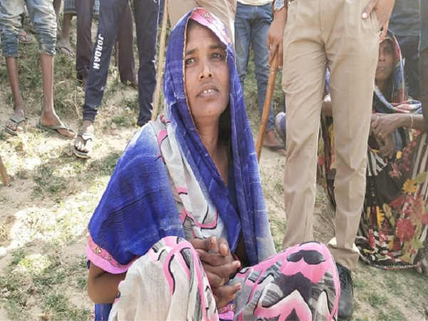 Woman jumped in Ganges in UP with five children All children drown
