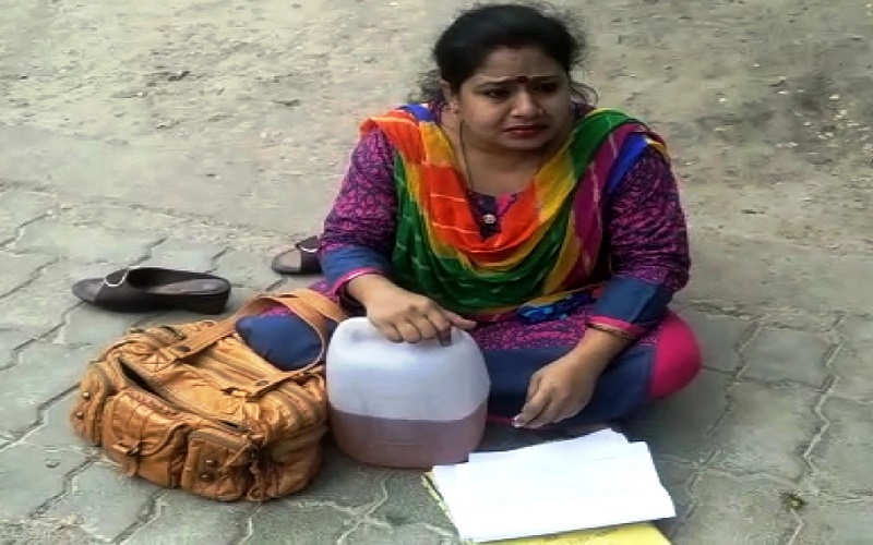 Female teacher reached Banda for self-immolation