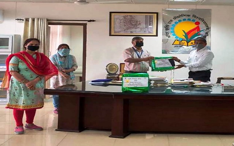 1-1 thousand masks distributed in all the districts of Banda Agricultural University Board