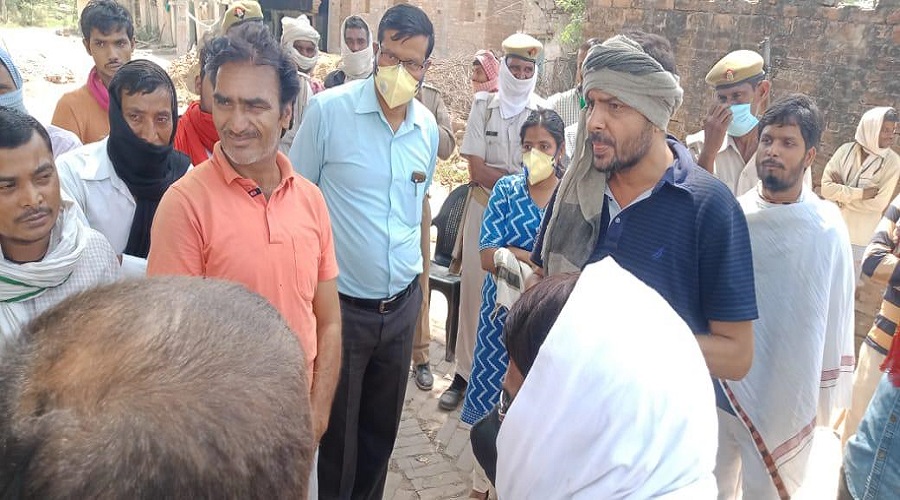 Sadar MLA Prakash Dwivedi visited villages to know people's problems