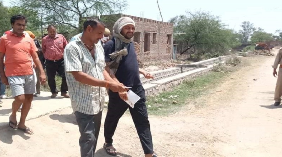 Sadar MLA Prakash Dwivedi visited villages to know people's problems