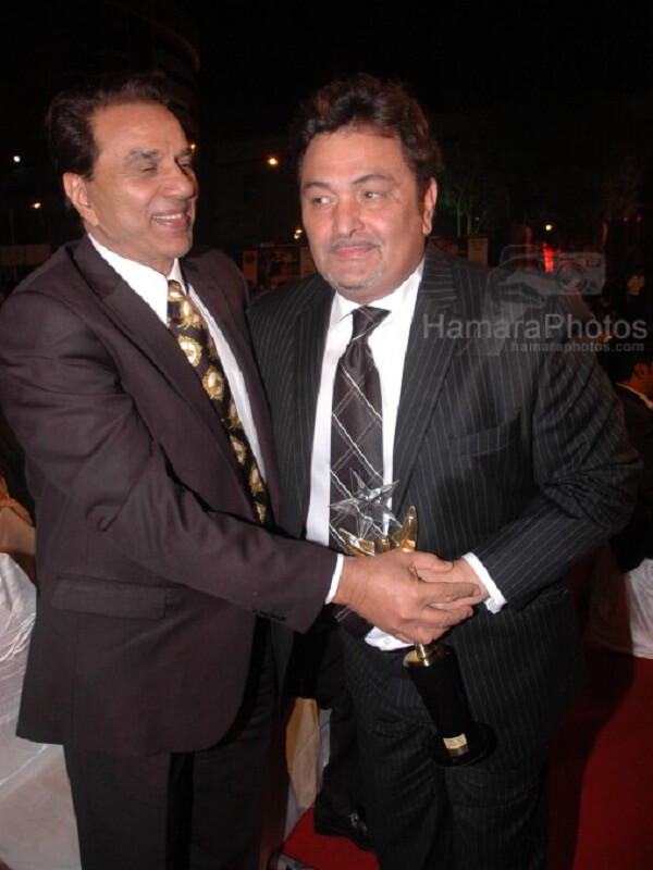 Actor Dharmendra was shocked by death of Rishi Kapoor