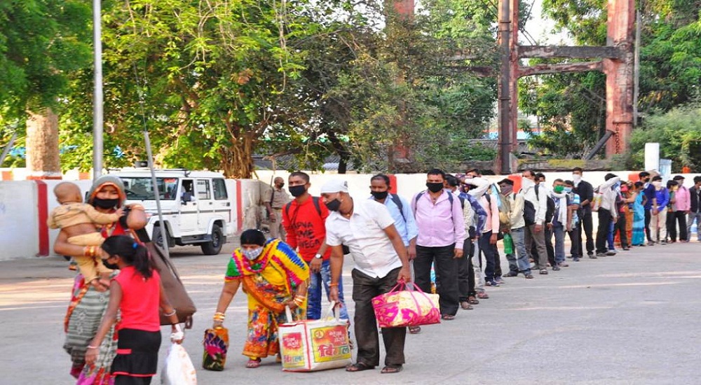 Lockdown today reached about 5 thousand laborers from 3 trains reached Banda 