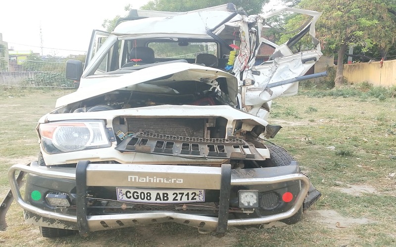 Fierce accident on Kanpur-Agra highway, mother and two sons killed, 5 injured