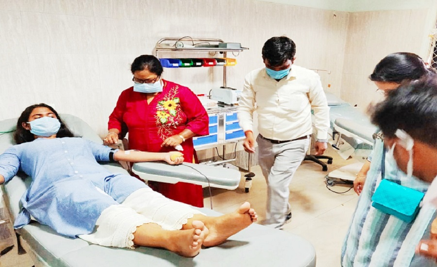 Blood donation on World Blood Donor Day at Banda Medical College