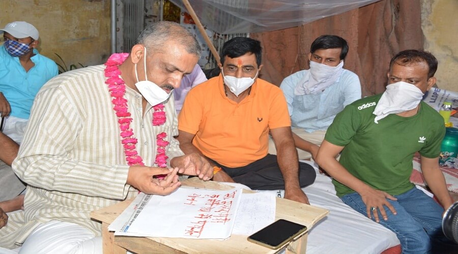 SP MLA in Kanpur wrote a letter to CM Yogi with blood