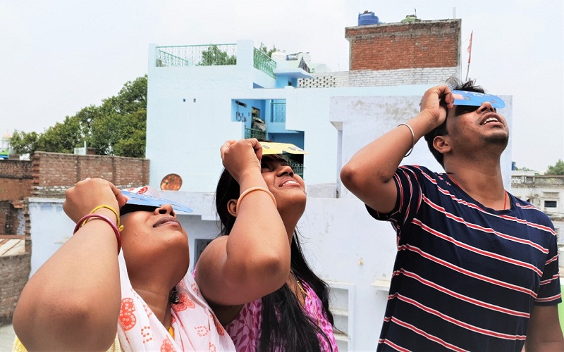 Amazing sight of solar eclipse seen in Banda and Kanpur