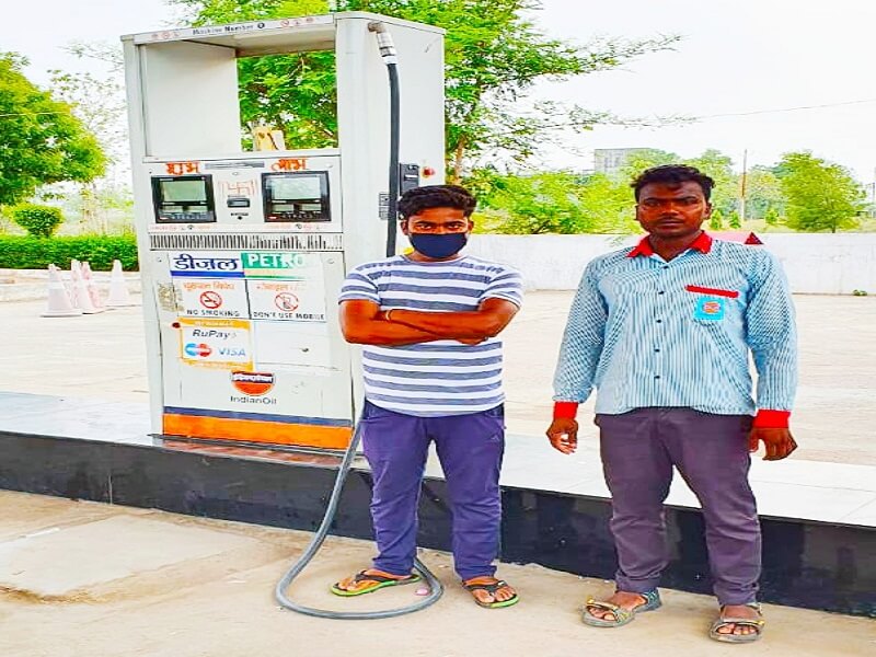 administration sealed KCNIT petrol pump without passing map in Banda