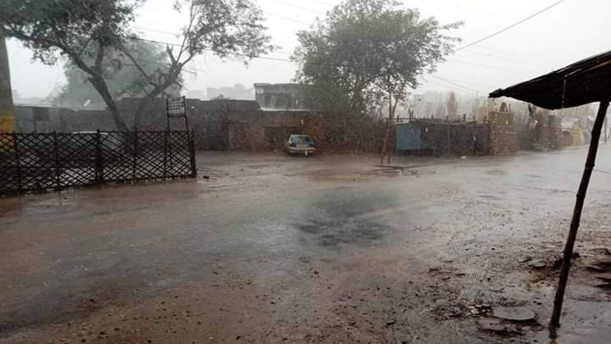 Mercury falls due to rain in Banda, farmers benefit