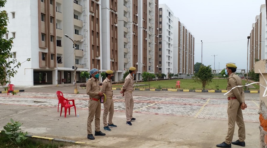 Two girls run away from quarantine center in Kanpur