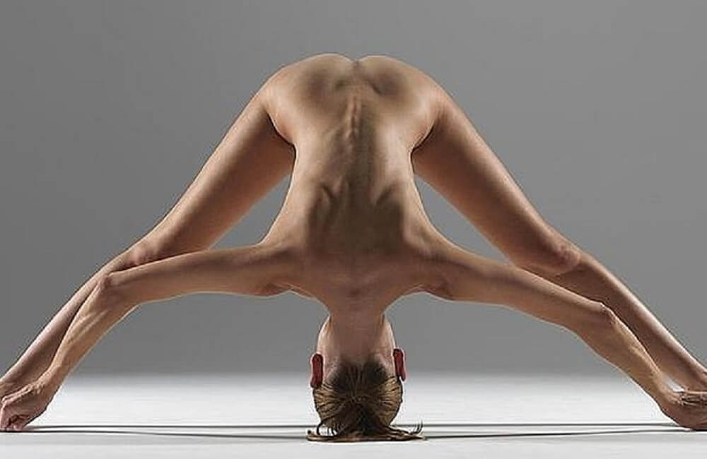 nude yoga girl photo viral on social media