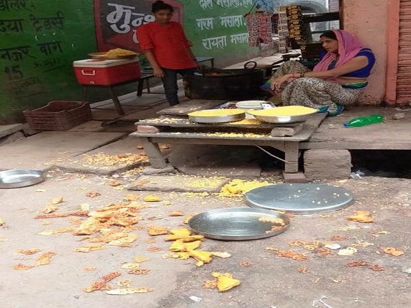 Police line spot on indecency from women shopkeeper in Banda