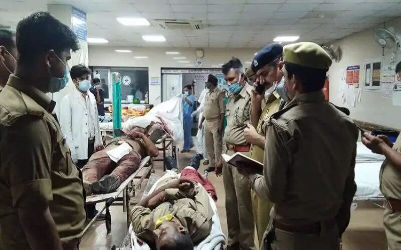Police team attacked in Kanpur, 8 policemen including 1 CO, 3 inspectors martyred