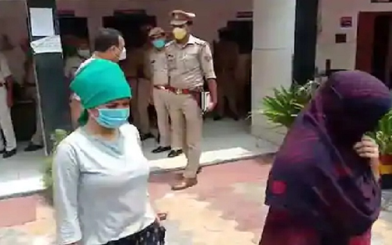 UP: Sex racket revealed, 8 girls and 7 boys arrested including female leader