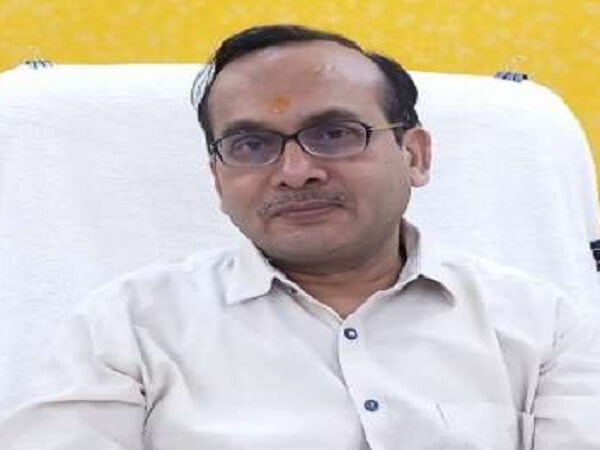 Lucknow CMO Dr. Narendra Agrawal removed due to negligence, many more health officials replaced