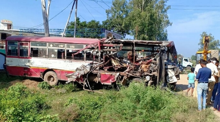 Lucknow big accident of two roadways bus 6 kiiled-8injured