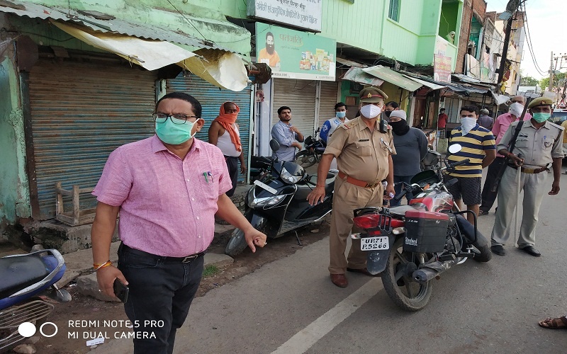 Banda: City magistrate arrested shops in lockdown, open FIR under police's nose