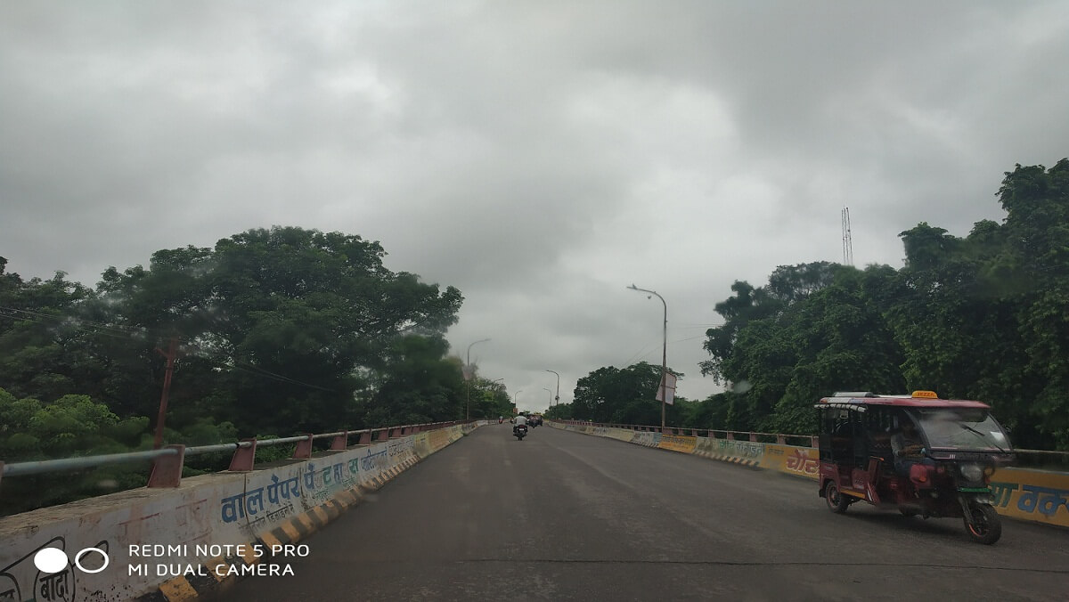 weather-department-alert-clouds-will-rain-more-in-bundelkhand-and-west