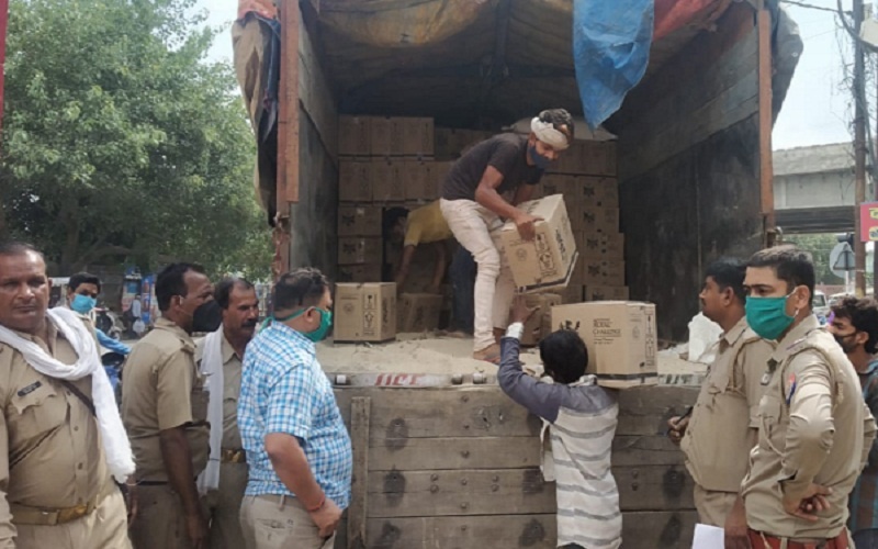 millions-of-illegal-liquor-caught-in-kanpur