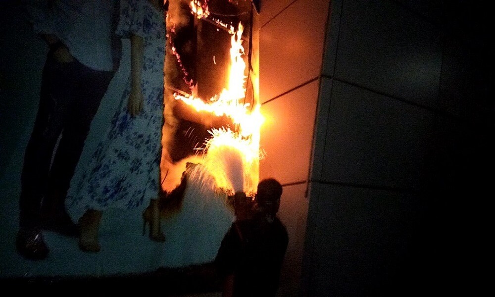 Big Breaking Kanpur: Late night fire in Jade Square Mall at bada chauraha of city 