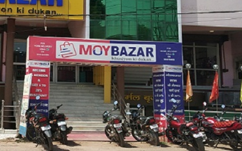 in Banda  Illegal occupation On road of mall owner, lax attitude of officers