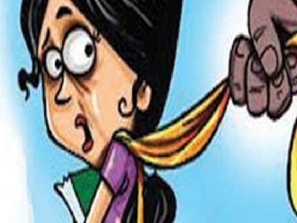 Girl Student molested in kanpur and beating at protest