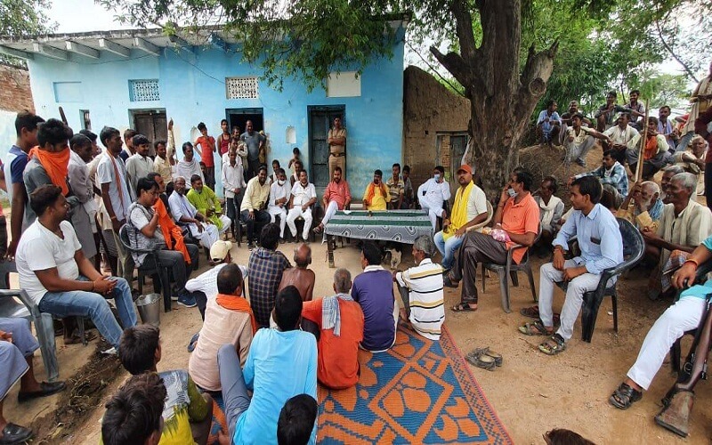 MLA Prakash Dwivedi listened to the problems along with the release of roads in Banda