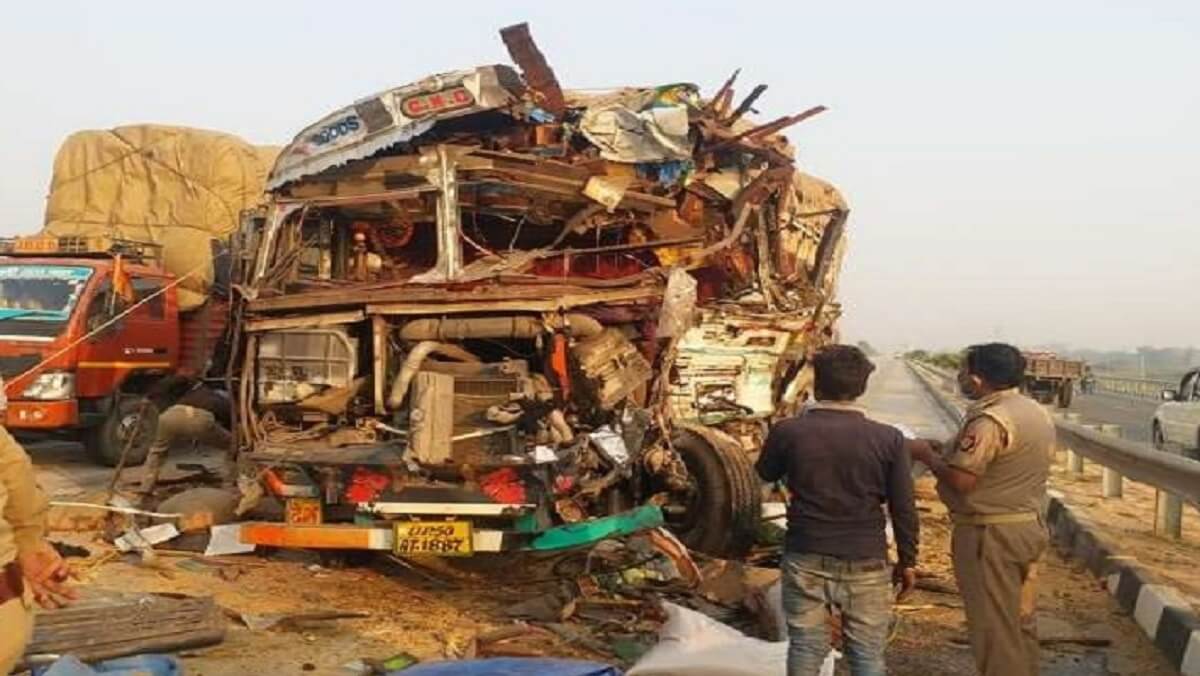 In Lucknow Two trucks collide on Kisan Path, one killed