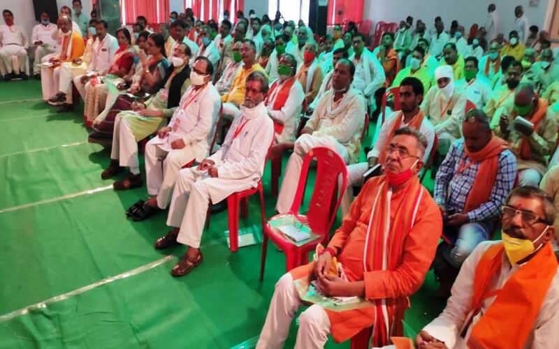 Pledge administered to temple trust officials in Banda