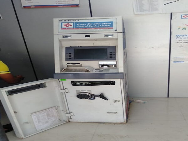 ATM broke just 100 meters from police post