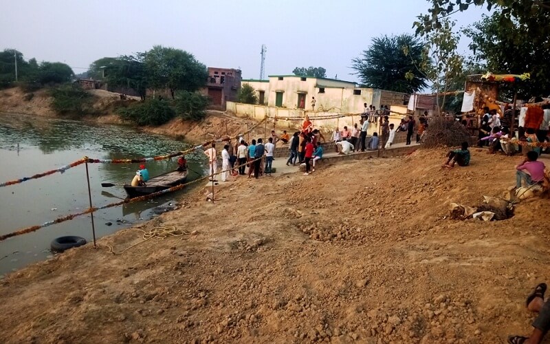 immersion-of-durga-idols-in-banda-amidst-pomp