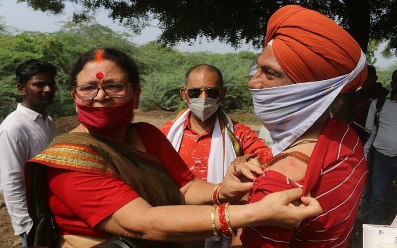 Stoning of Chatta operators on Kanpur Mayor Pramila Pandey, one injured