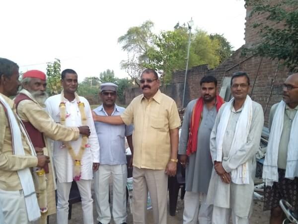 BSP gets shocked in Bamas' commission, area panchayat member joins SP