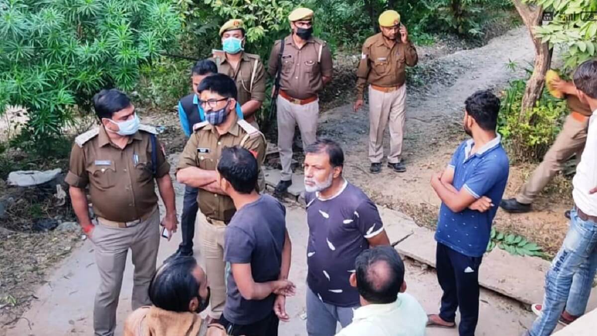 Big news : Woman's friend becomes executioner in Banda, throws innocent in a well