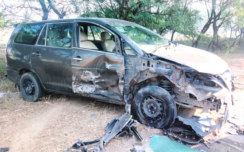 Banda Big News: Advocate dead, assistant registrar seriously injured in two cars collision in Banda