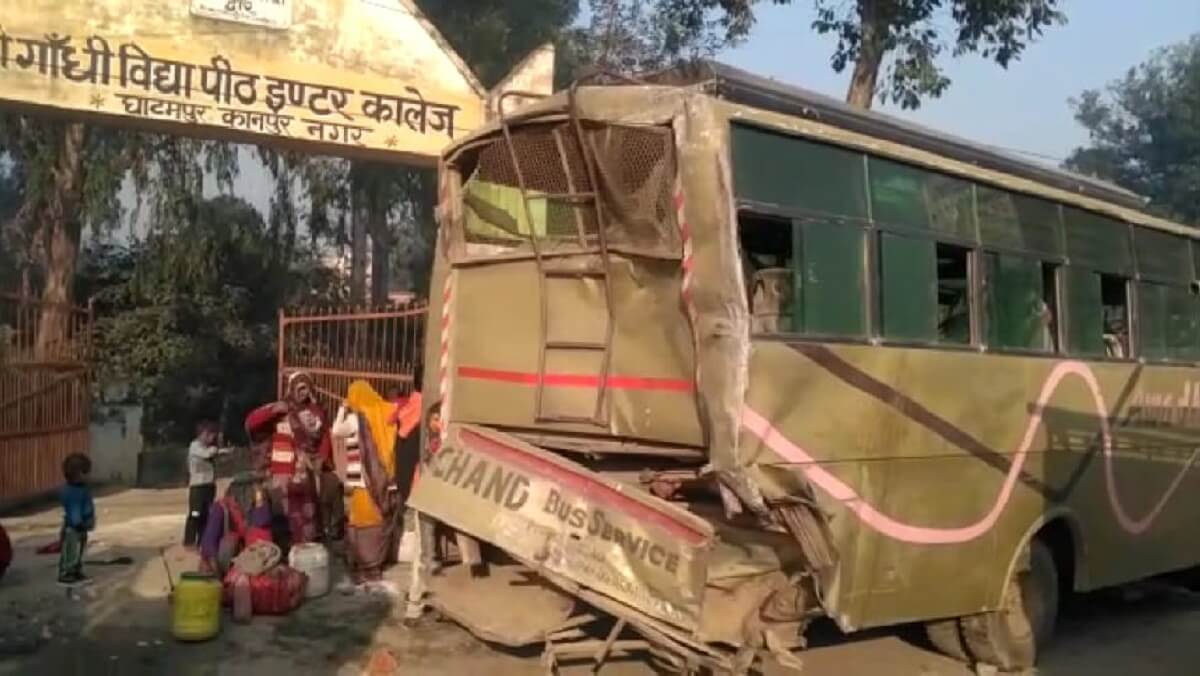 Truck collided with Banda bus in kanpur, old woman died