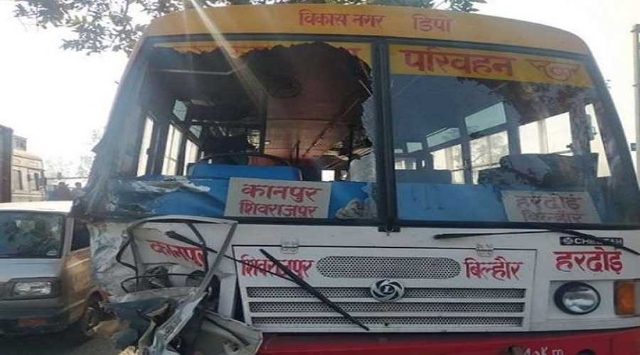 Breaking news : kanpur latest accident news three killed including woman in road accident roadways collied to maruti van