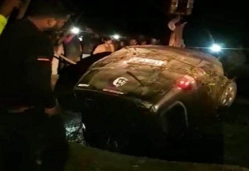 6 of Mahoba's car fall into wells, Mahoba dies in madhya pradesh