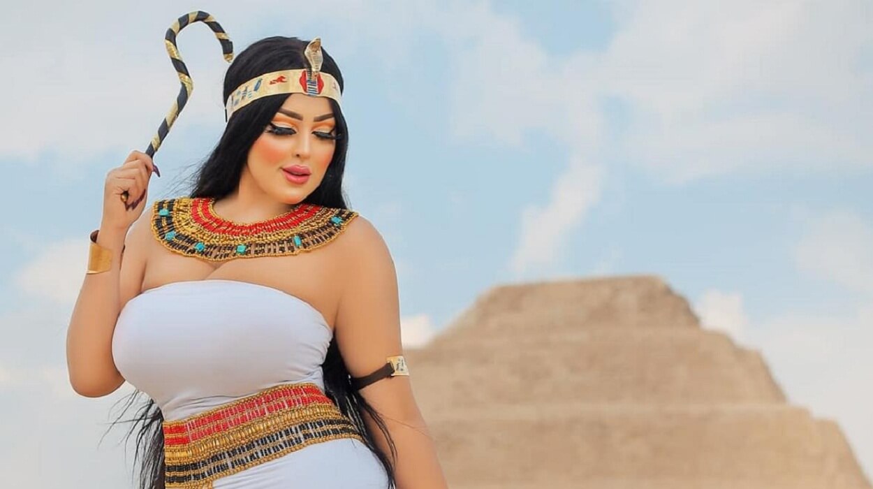 Model made 'sexy' photoshoot near pyramid in Egypt, photographer arrested