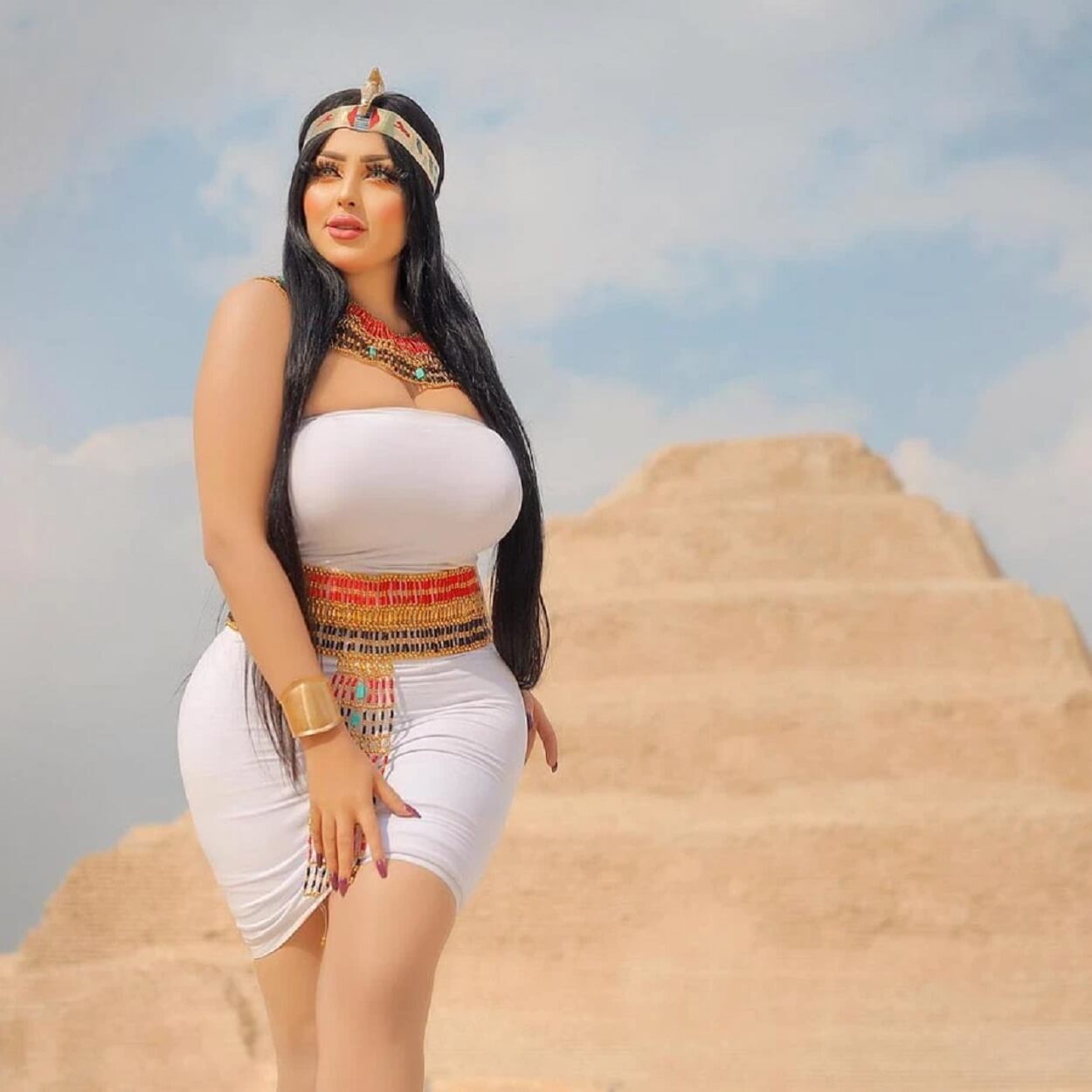 Model made 'sexy' photoshoot near pyramid in Egypt, photographer arrested