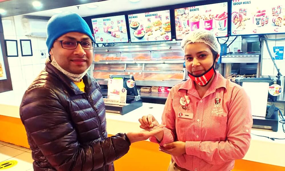 DM Sahab lost engagement ring before marriage in KFC, got back like this