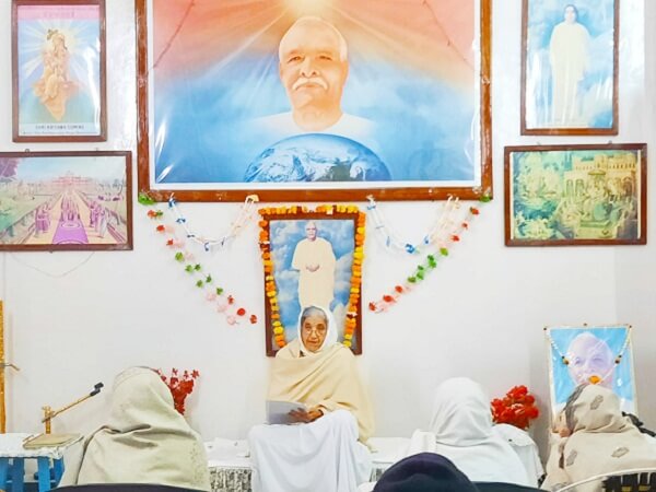Brahma Baba's Memorial Day was celebrated in Banda by reciting Murali