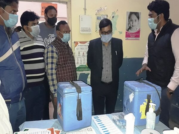 SDM Launches Dry Run for Corona Vaccine at Jaspura, Banda