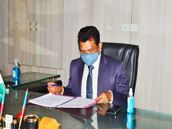 Banda District Panchayat President's term ends, DM takes charge