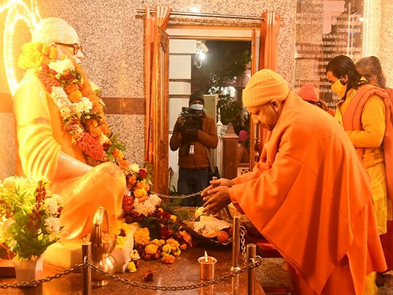 In Gorakhpur, Chief Minister Yogi marched in court of Baba Gorakhnath