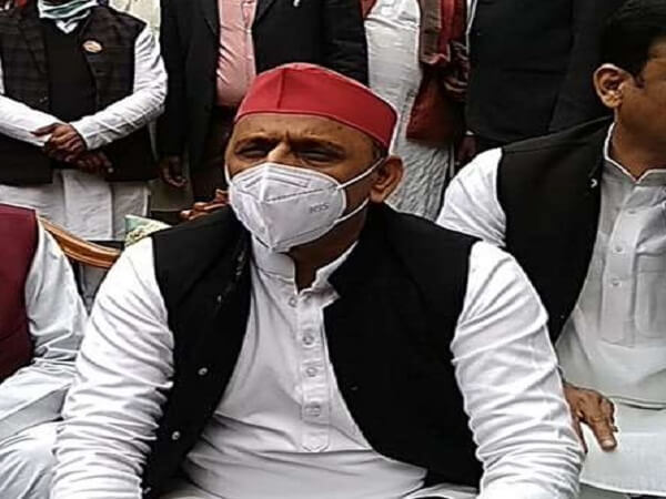 Akhilesh Yadav lashed out at UP government in Banda, said government was misleading by lying